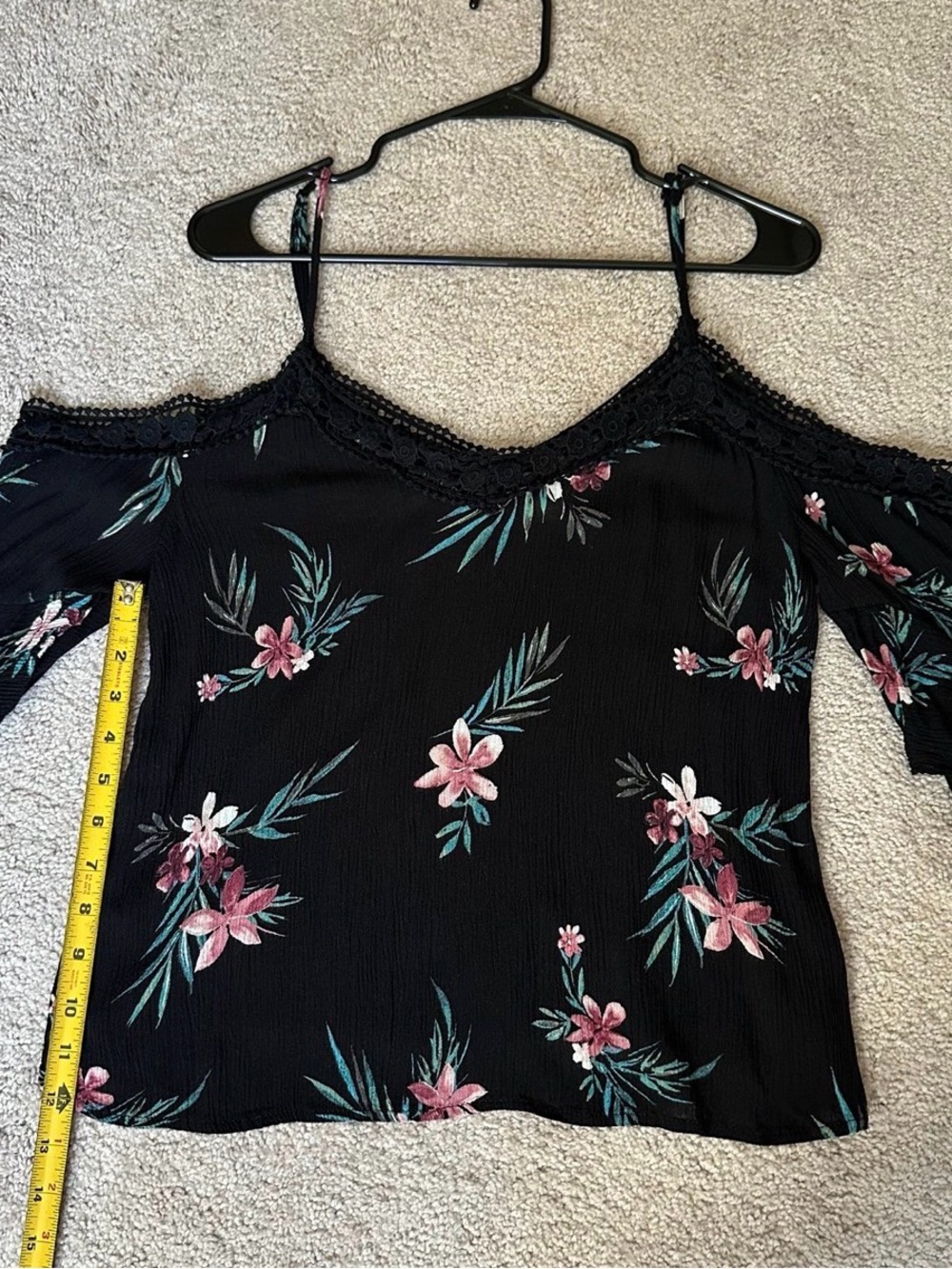 Aeropostale V-Neck Floral Off the Shoulder Flowy Women’s Top - Picture 4 of 7